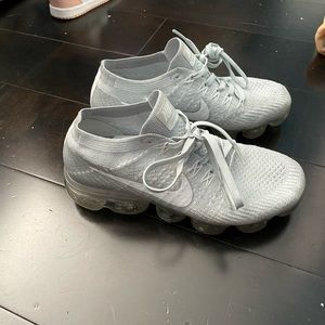 Women Air Nike Vapormax size 5.5